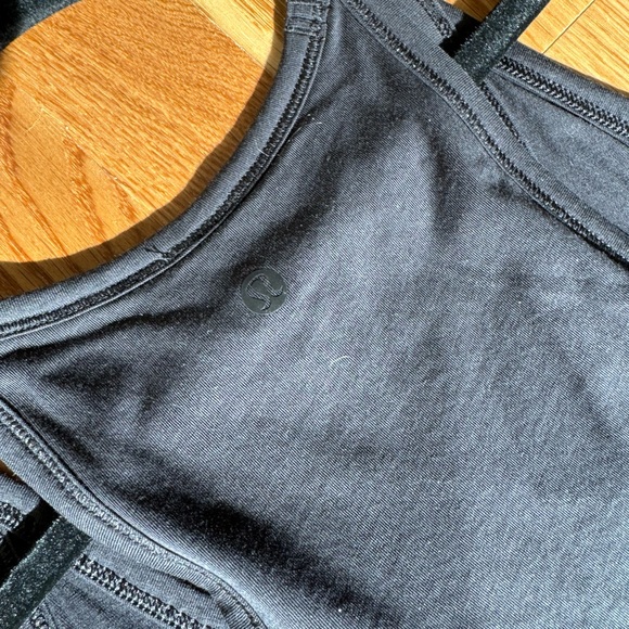 Lululemon open ends tank size 4 black - Picture 4 of 4